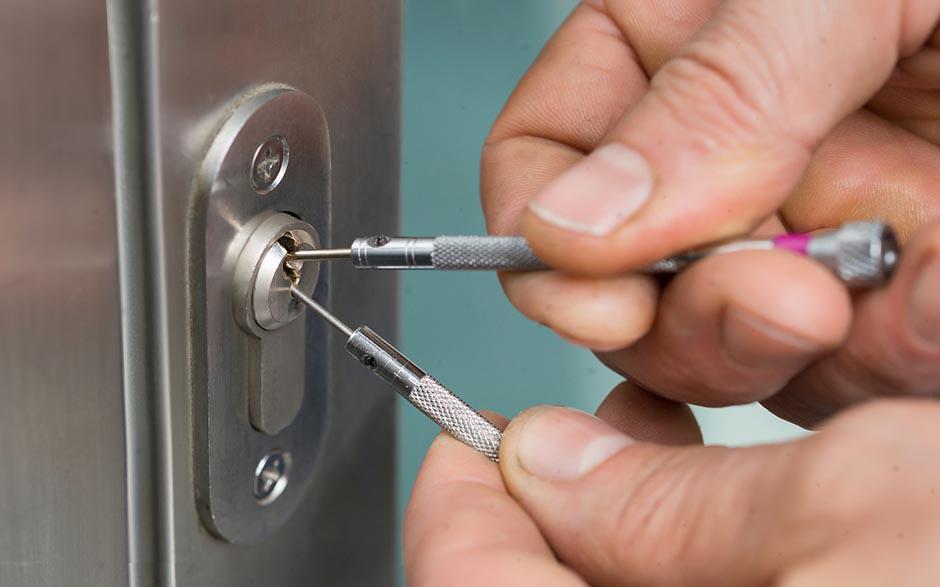 dépannage serrurier ouverture de porte Épône